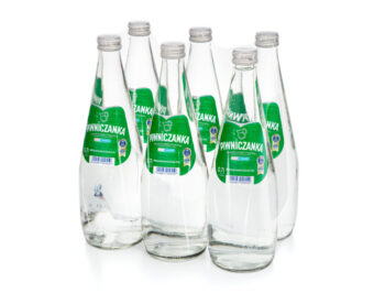 Woda mineralna Piwniczanka średnionasycona 0.7L